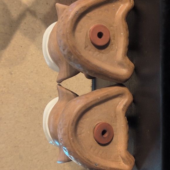 Vintage Twin Winton Baby Elephant Salt and Pepper Shakers California Pottery - Picture 6 of 7